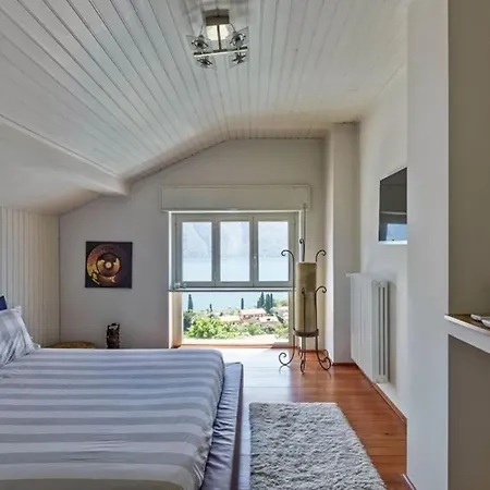 Esclusiva Con 5 E Piscina Sulle Sponde Del Lago Di Como 别墅 Magreglio